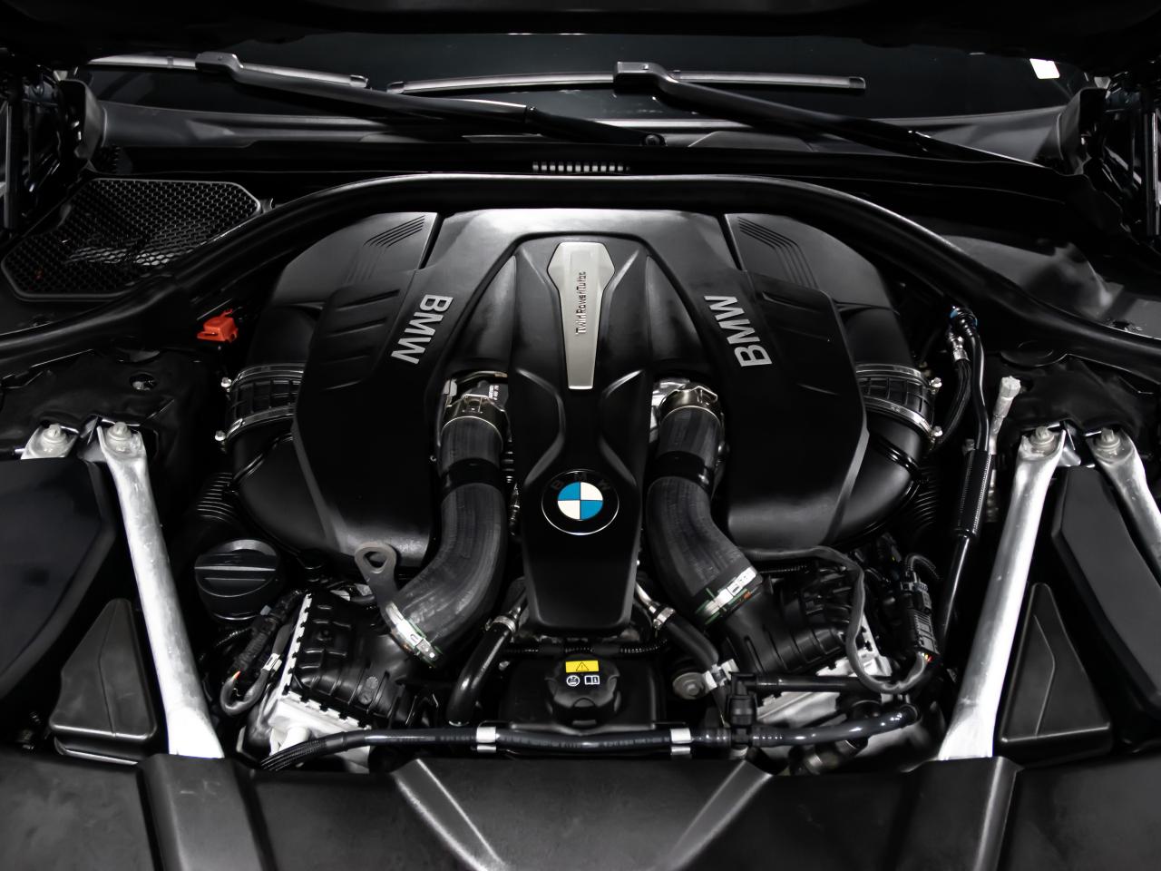 2019 BMW 7 Series 750i xDrive M SPORT HEADS UP BLIND SPOTS NAVI Photo