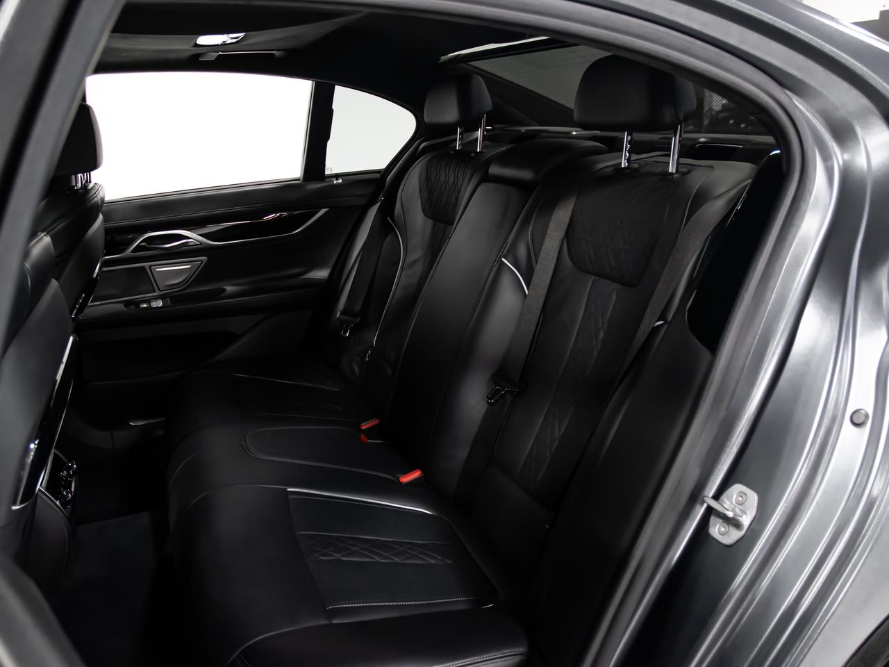 2019 BMW 7 Series 750i xDrive M SPORT EXECUTIVE PKG BLIND SPOTS Photo