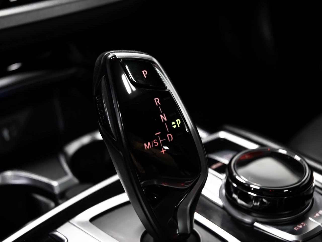 2019 BMW 7 Series 750i xDrive M SPORT EXECUTIVE PKG BLIND SPOTS Photo