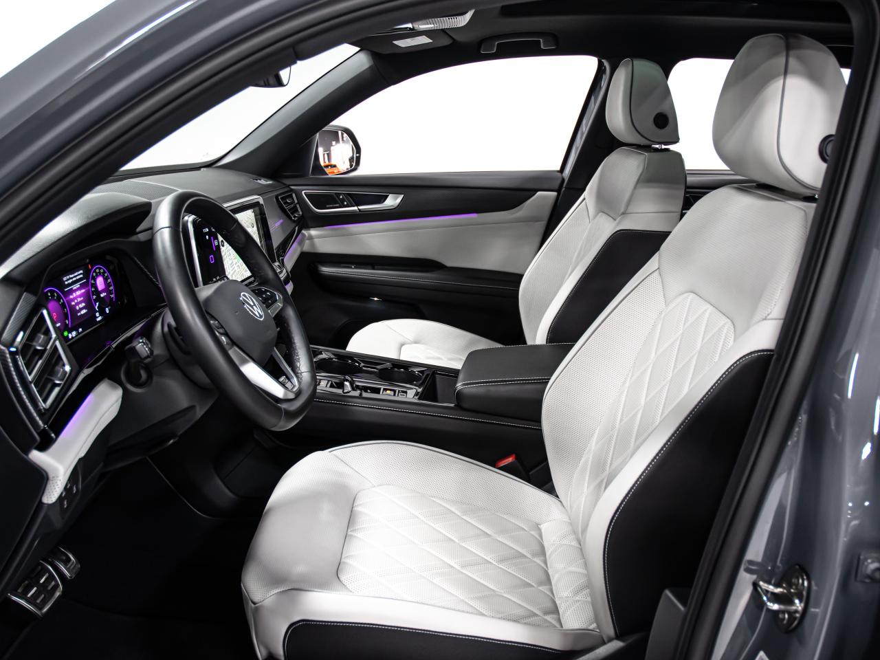 2024 Volkswagen Atlas Cross Sport EXECLINE 2.0 TSI 4MOTION R LINE HEADS UP NAVI Photo