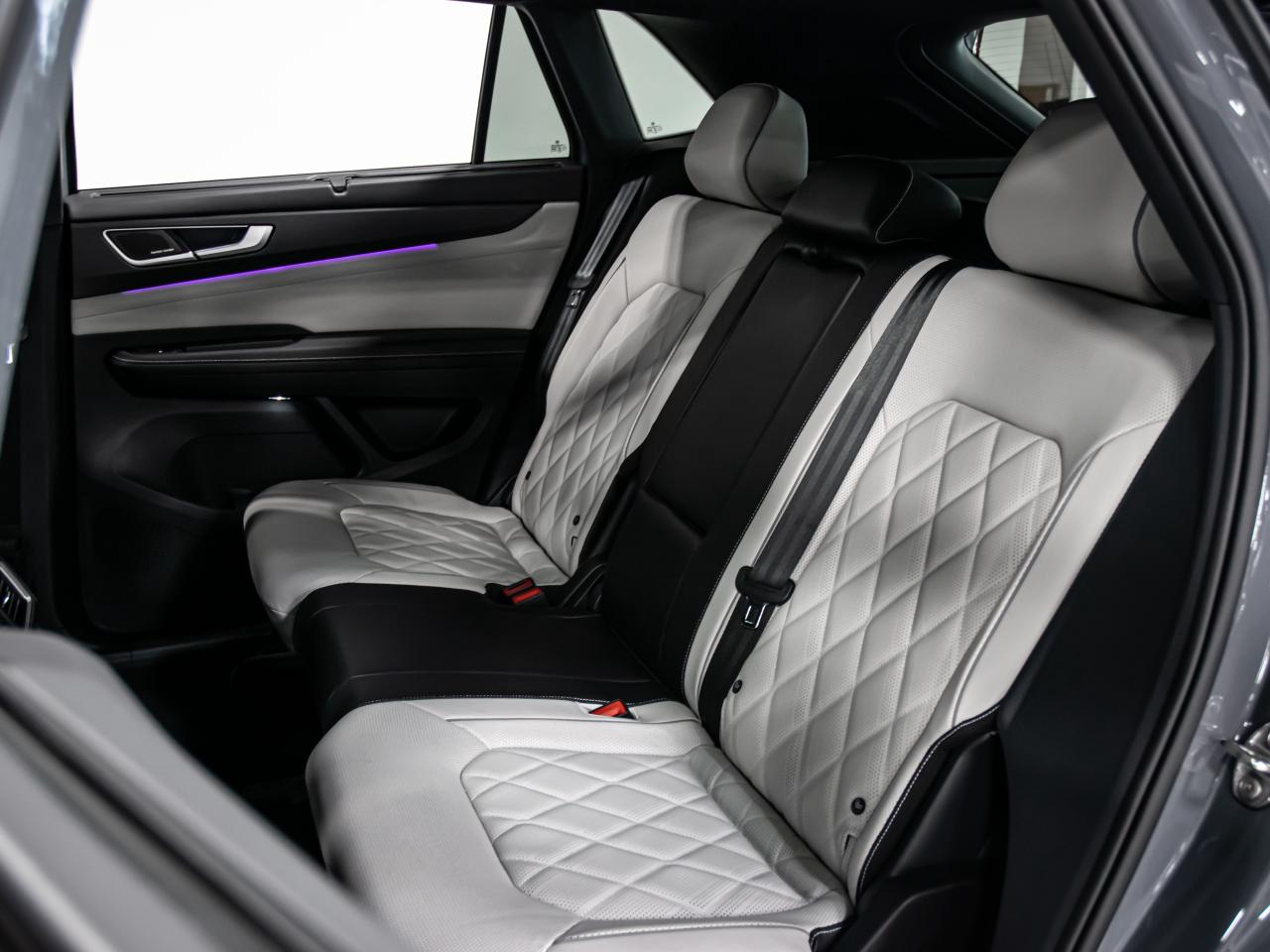 2024 Volkswagen Atlas Cross Sport EXECLINE 2.0 TSI 4MOTION R LINE HEADS UP NAVI Photo