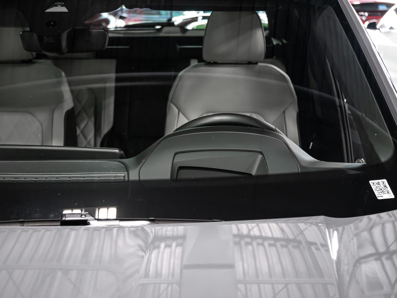 2024 Volkswagen Atlas Cross Sport EXECLINE 2.0 TSI 4MOTION R LINE HEADS UP NAVI Photo