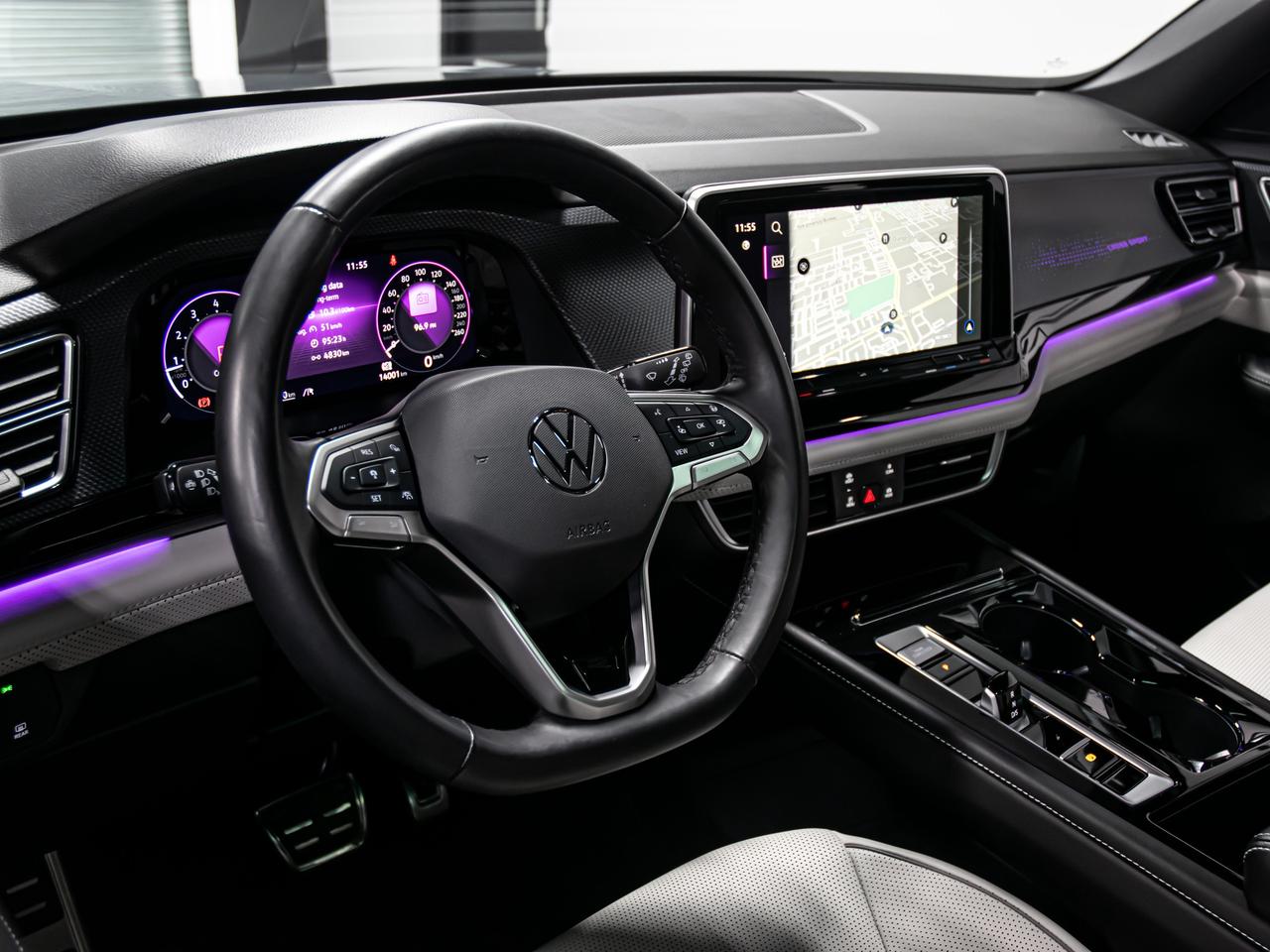 2024 Volkswagen Atlas Cross Sport EXECLINE 2.0 TSI 4MOTION R LINE HEADS UP NAVI Photo