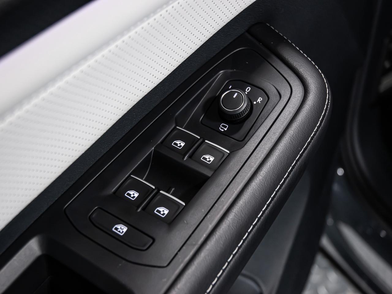 2024 Volkswagen Atlas Cross Sport EXECLINE 2.0 TSI 4MOTION R LINE HEADS UP NAVI Photo