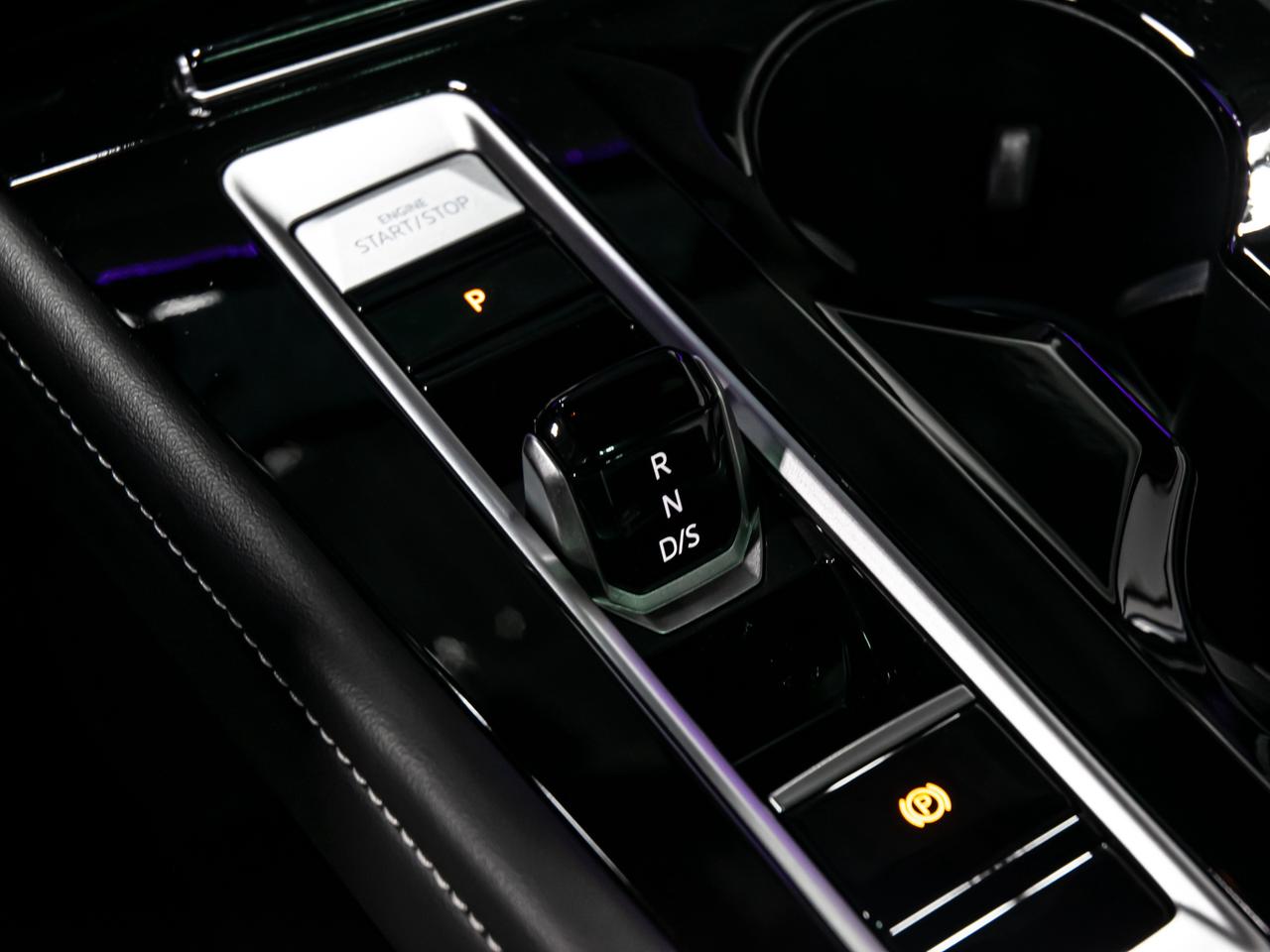 2024 Volkswagen Atlas Cross Sport EXECLINE 2.0 TSI 4MOTION R LINE HEADS UP NAVI Photo