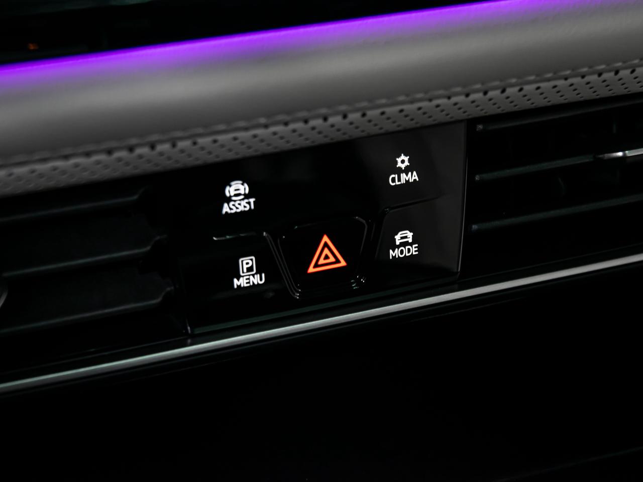 2024 Volkswagen Atlas Cross Sport EXECLINE 2.0 TSI 4MOTION R LINE HEADS UP NAVI Photo