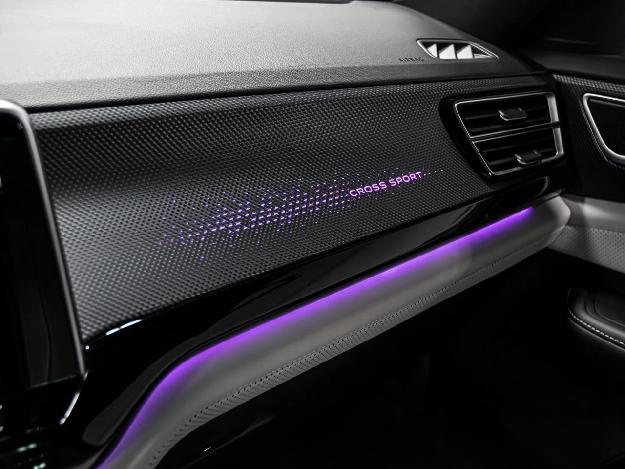 2024 Volkswagen Atlas Cross Sport EXECLINE 2.0 TSI 4MOTION R LINE HEADS UP NAVI Photo