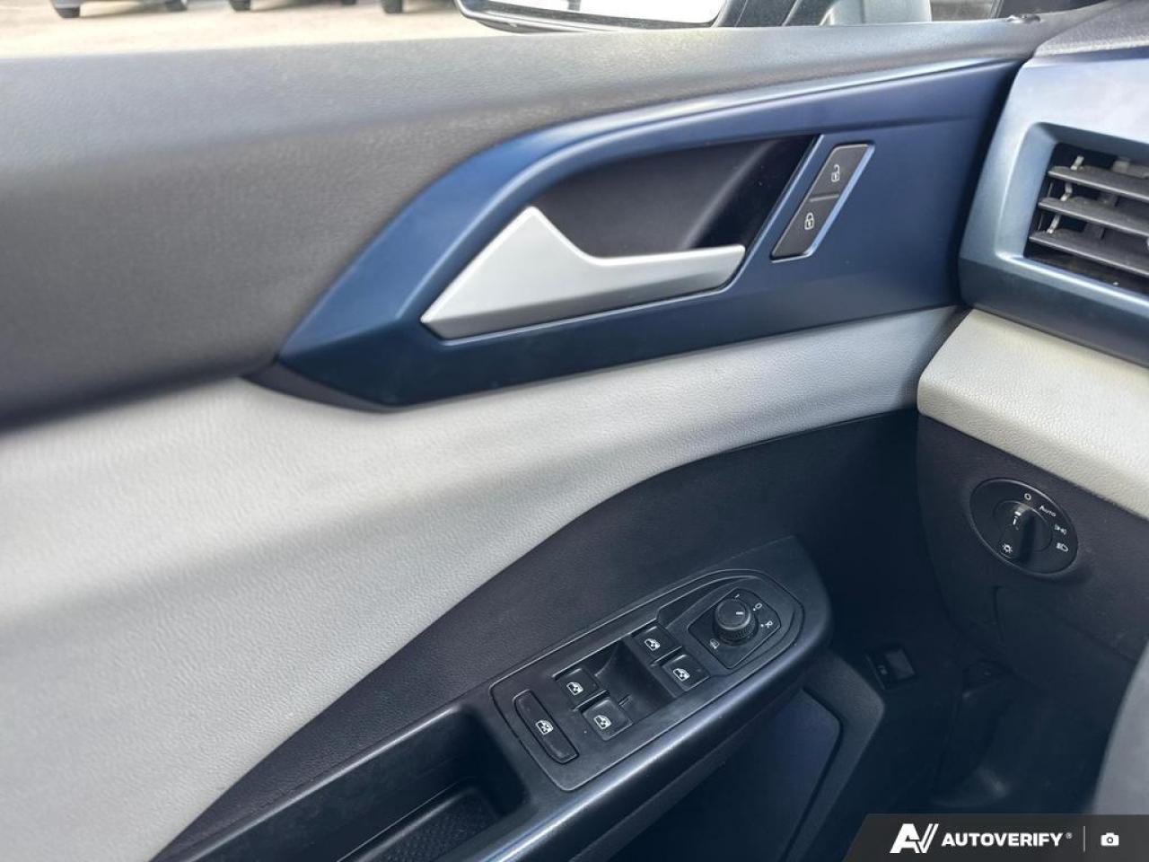 2022 Volkswagen Taos Comfortline BACKUP CAM   BLUETOOTH   HTD SEATS   K Photo