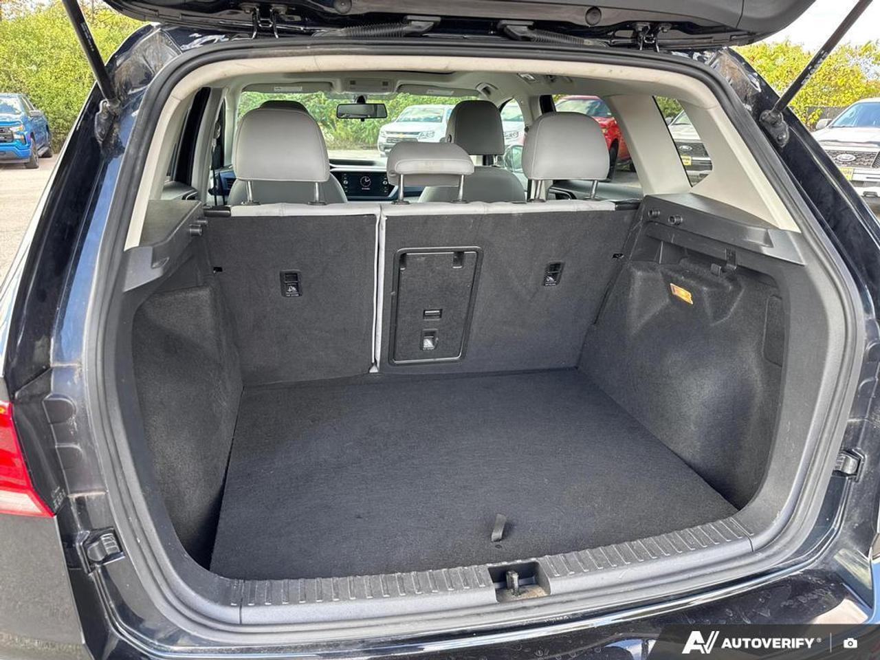 2022 Volkswagen Taos Comfortline BACKUP CAM   BLUETOOTH   HTD SEATS   K Photo