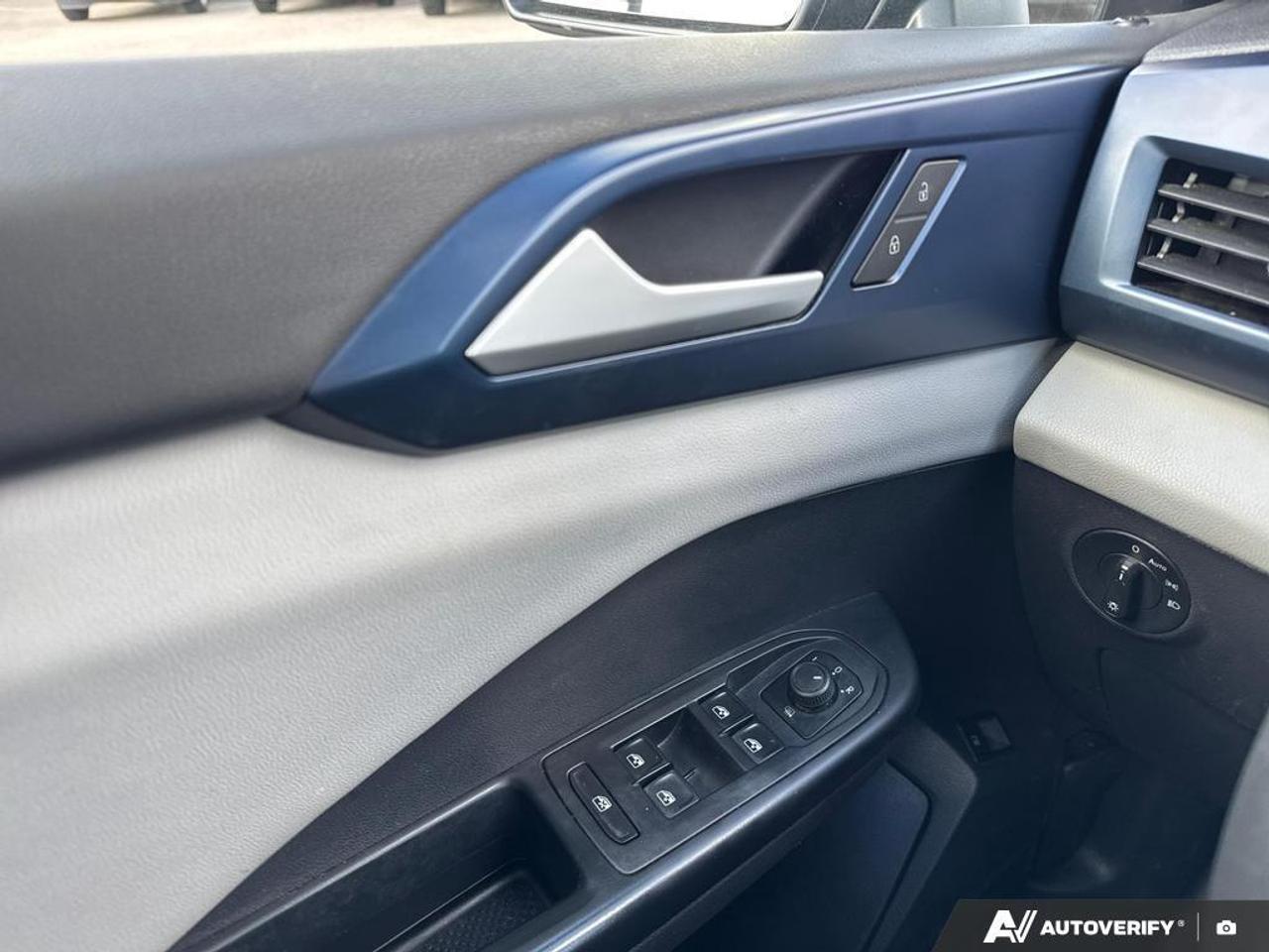 2022 Volkswagen Taos Comfortline BACKUP CAM   BLUETOOTH   HTD SEATS   K Photo