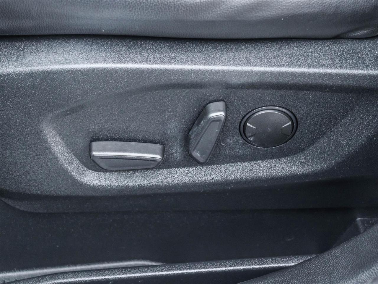 2022 Ford Edge Titanium AWD Photo