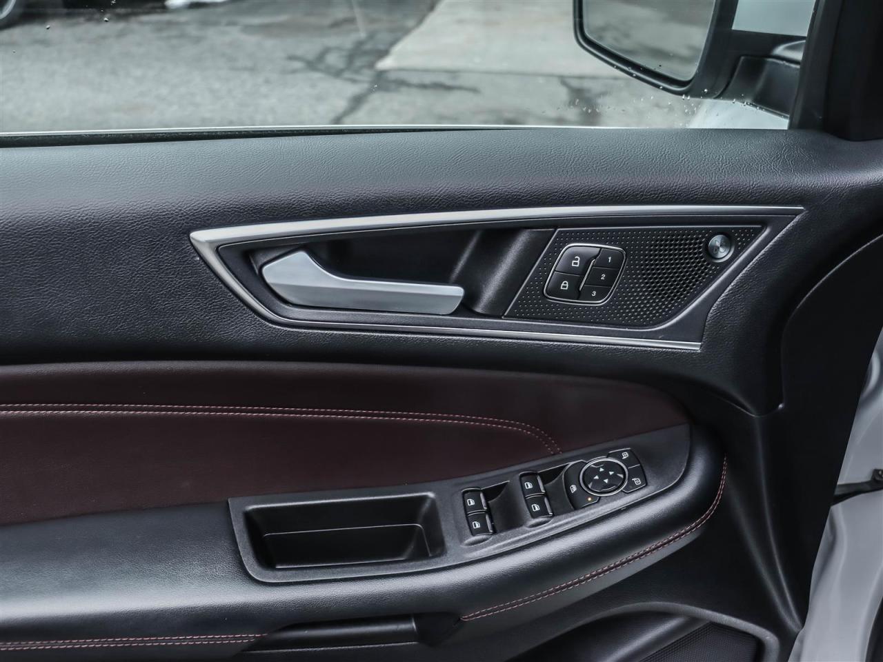 2022 Ford Edge Titanium AWD Photo