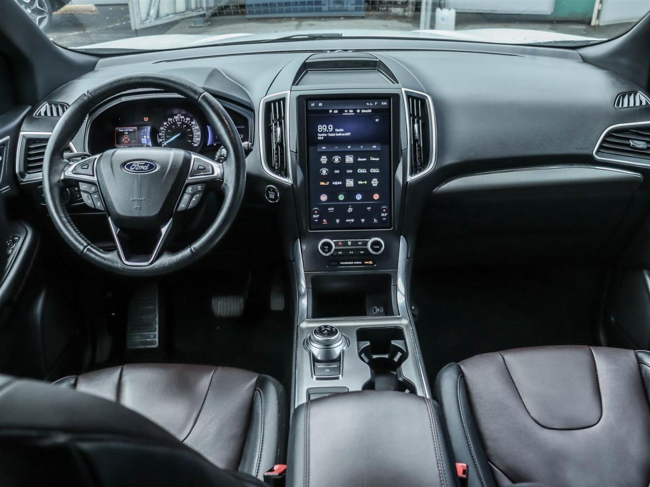 2022 Ford Edge Titanium AWD Photo