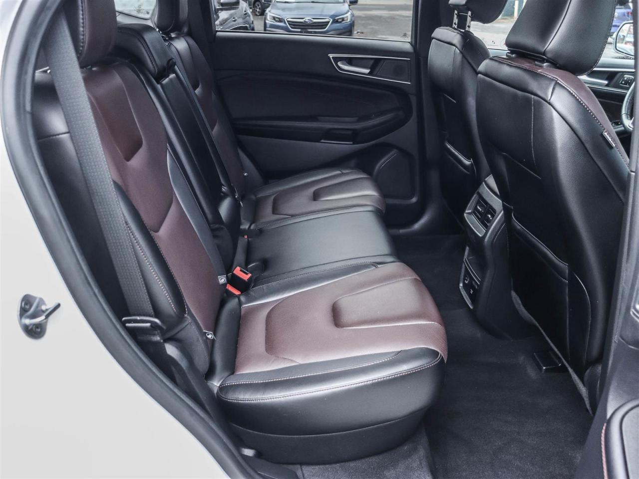 2022 Ford Edge Titanium AWD Photo