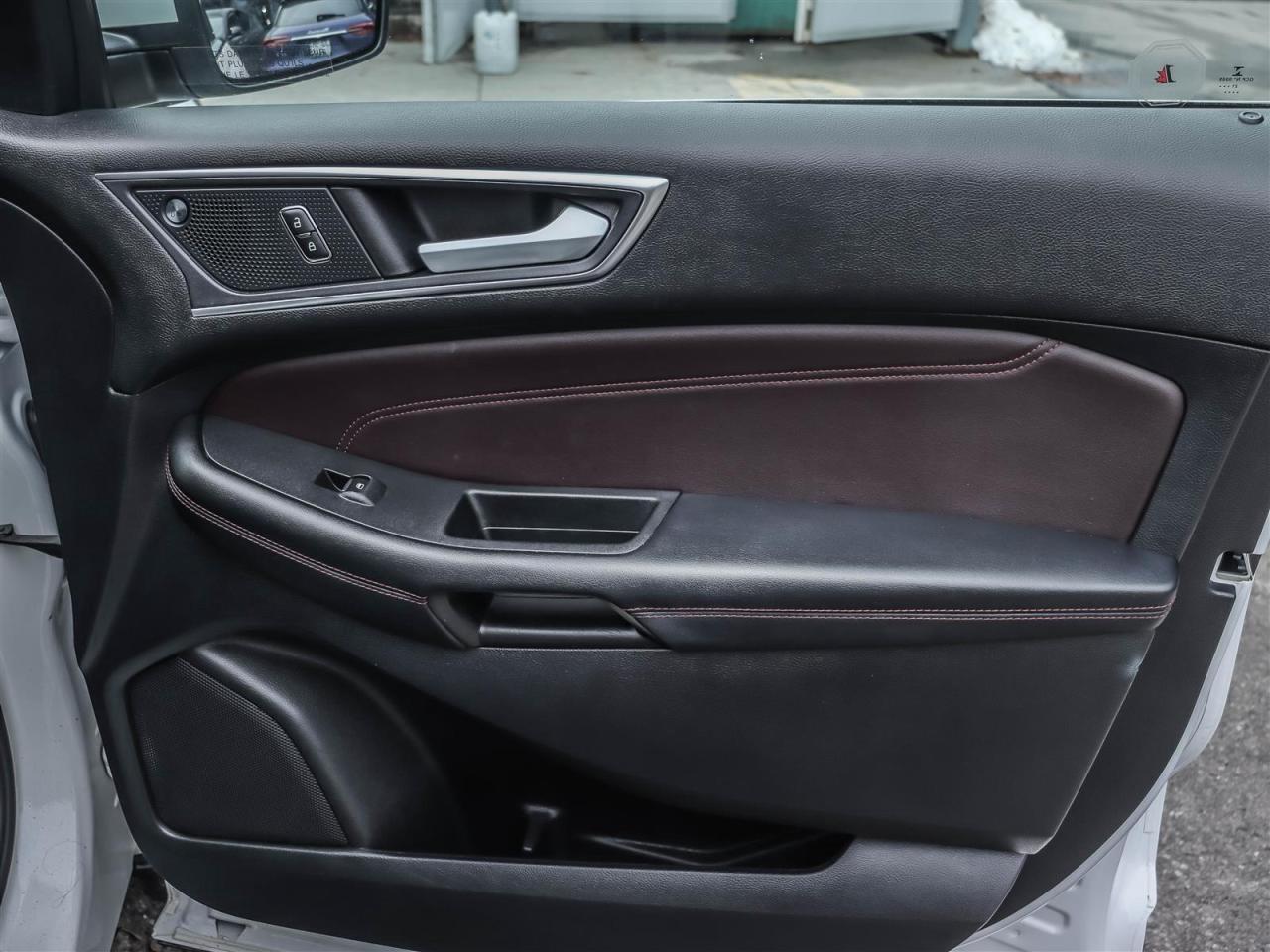 2022 Ford Edge Titanium AWD Photo