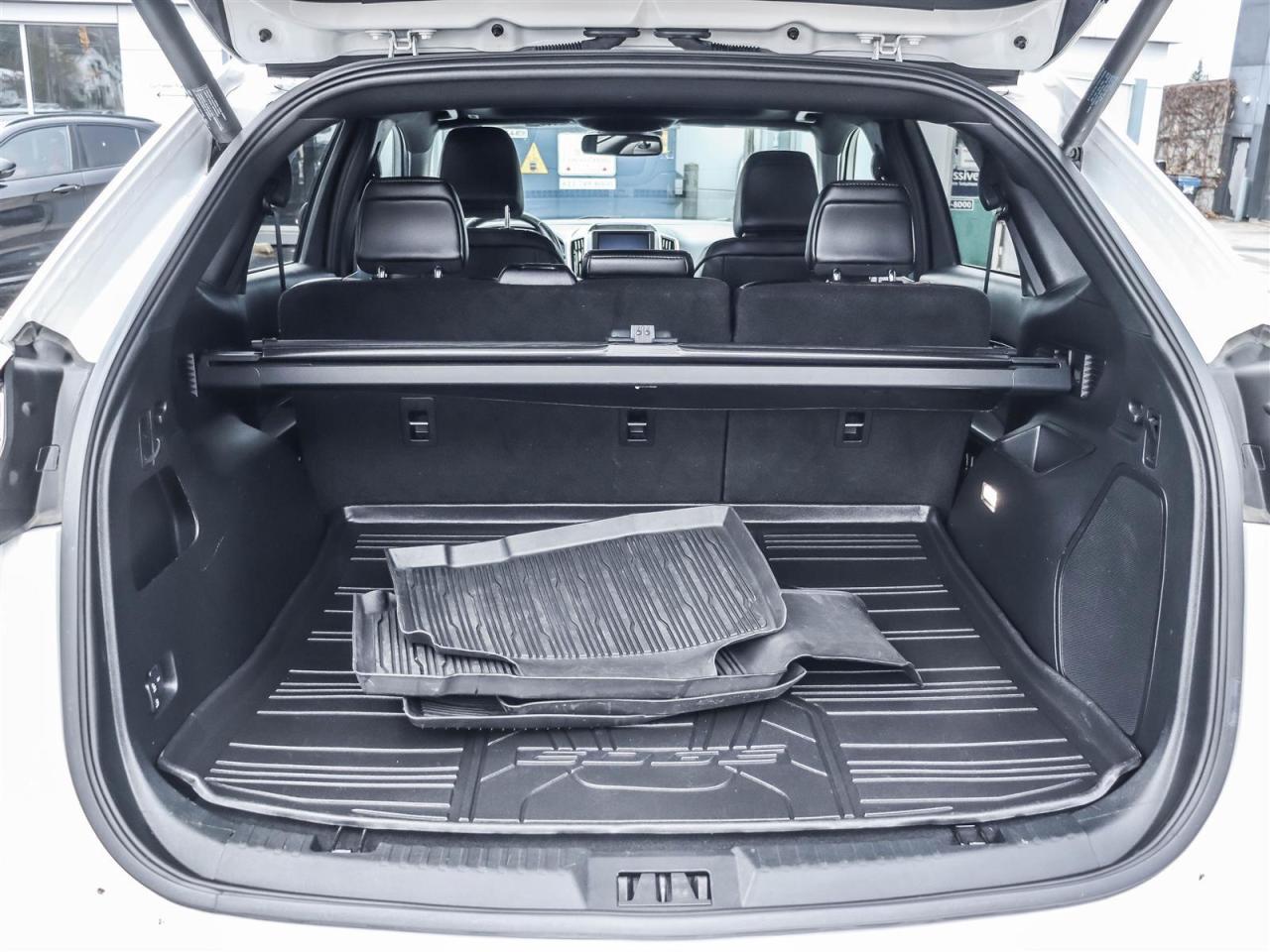 2022 Ford Edge Titanium AWD Photo