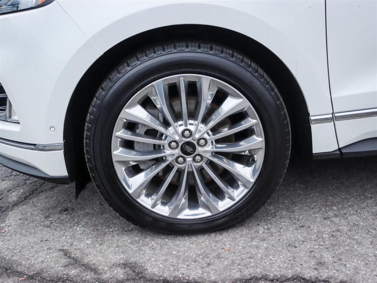 2022 Ford Edge Titanium AWD Photo