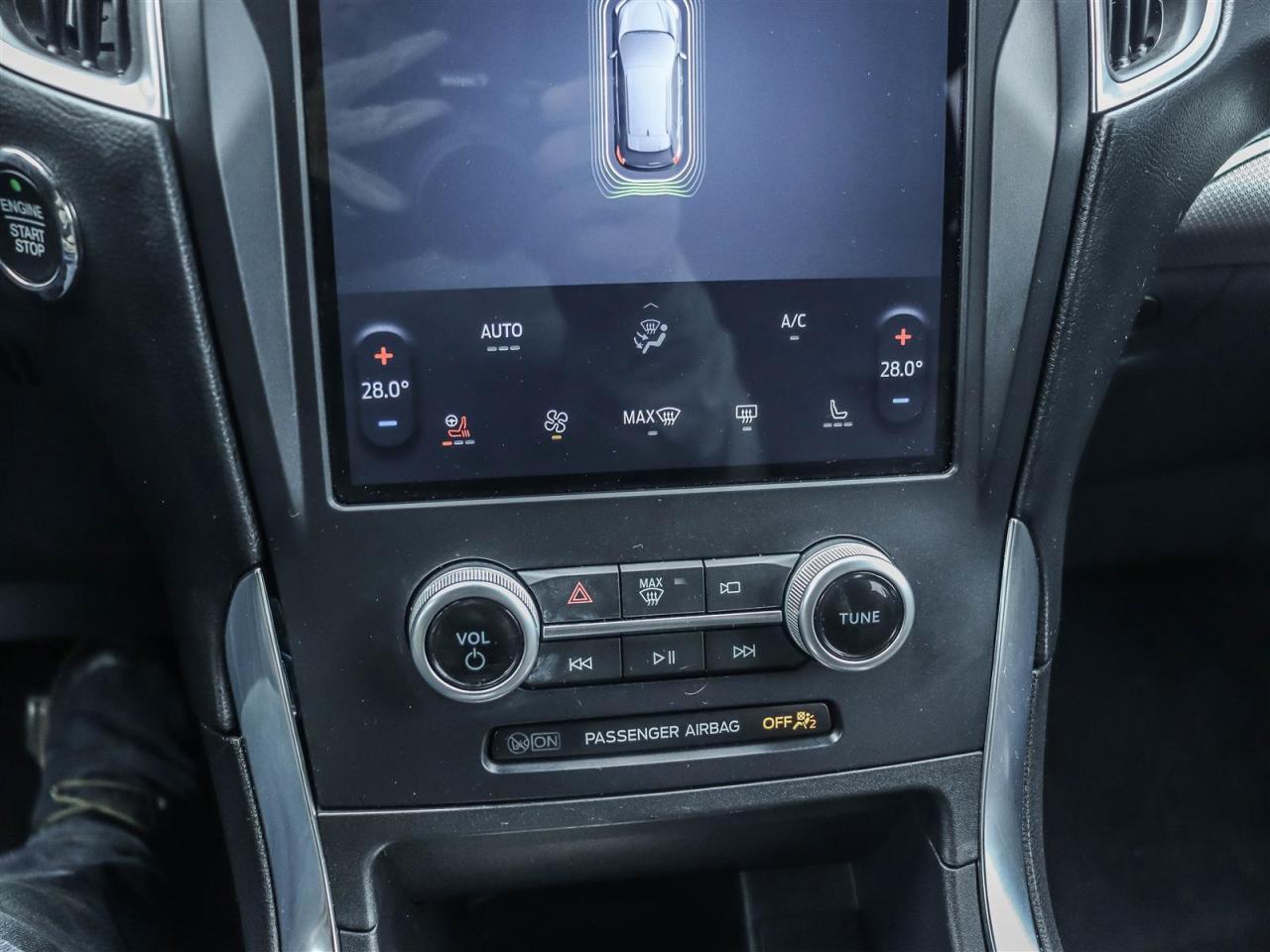 2022 Ford Edge Titanium AWD Photo