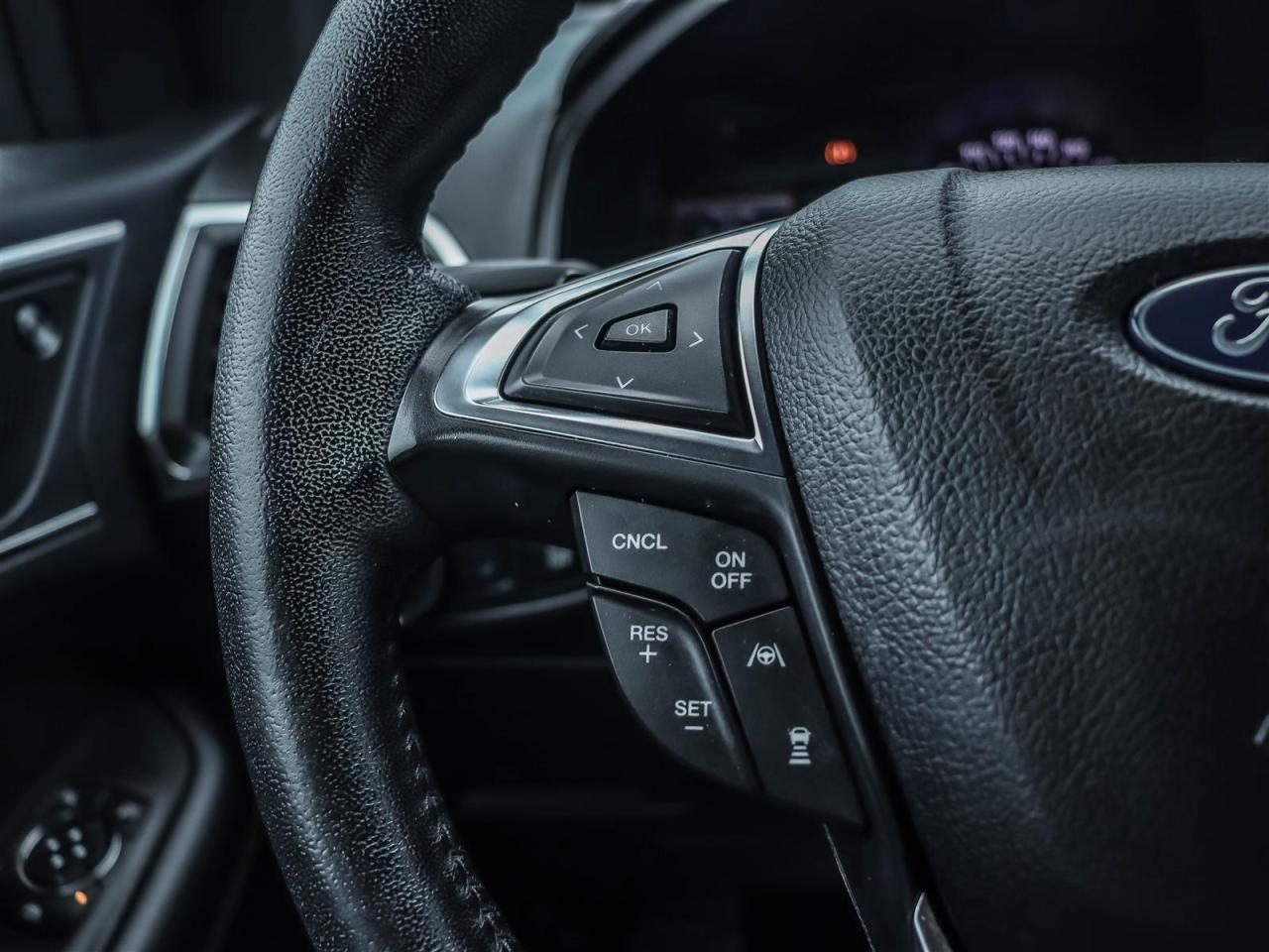 2022 Ford Edge Titanium AWD Photo