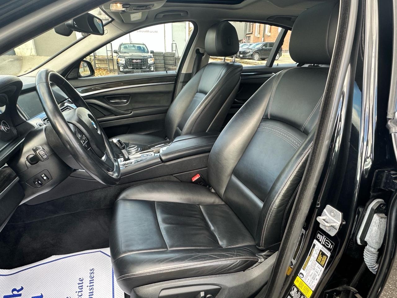 2015 BMW 5 Series 528i xDrive AWD ~ SAFETY INCLUDED Photo