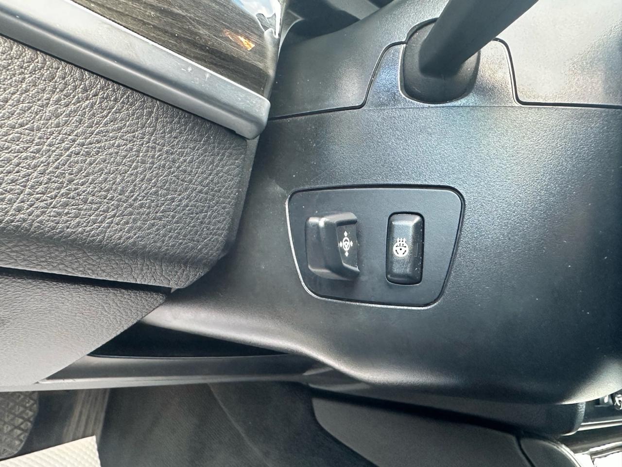 2015 BMW 5 Series 528i xDrive AWD ~ SAFETY INCLUDED Photo