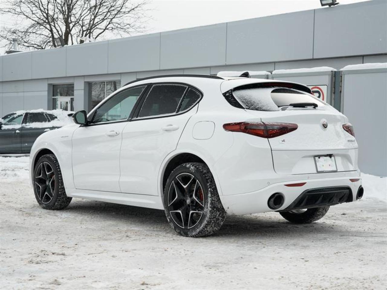 2023 Alfa Romeo Stelvio TI AWD Photo3