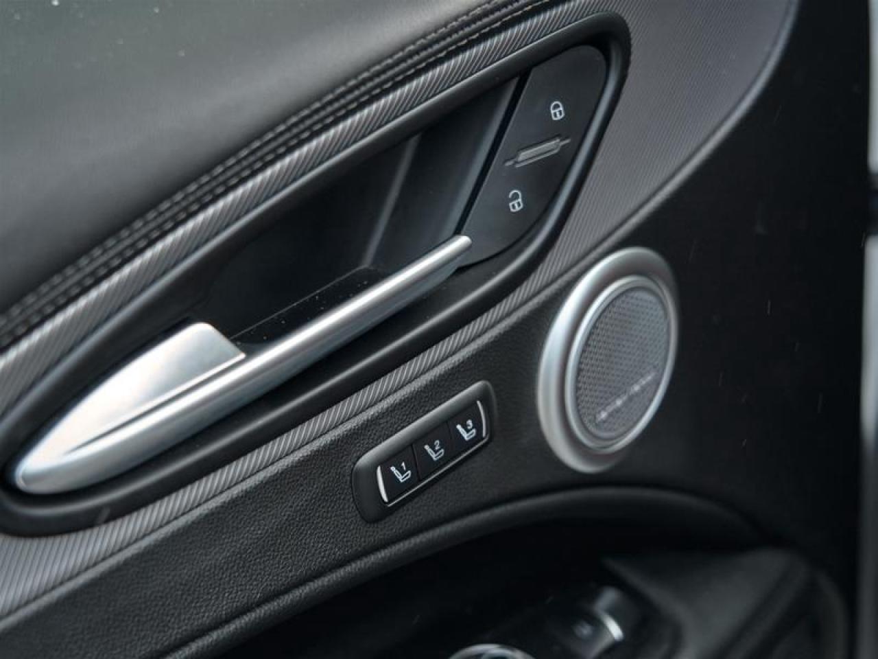 2023 Alfa Romeo Stelvio TI AWD Photo