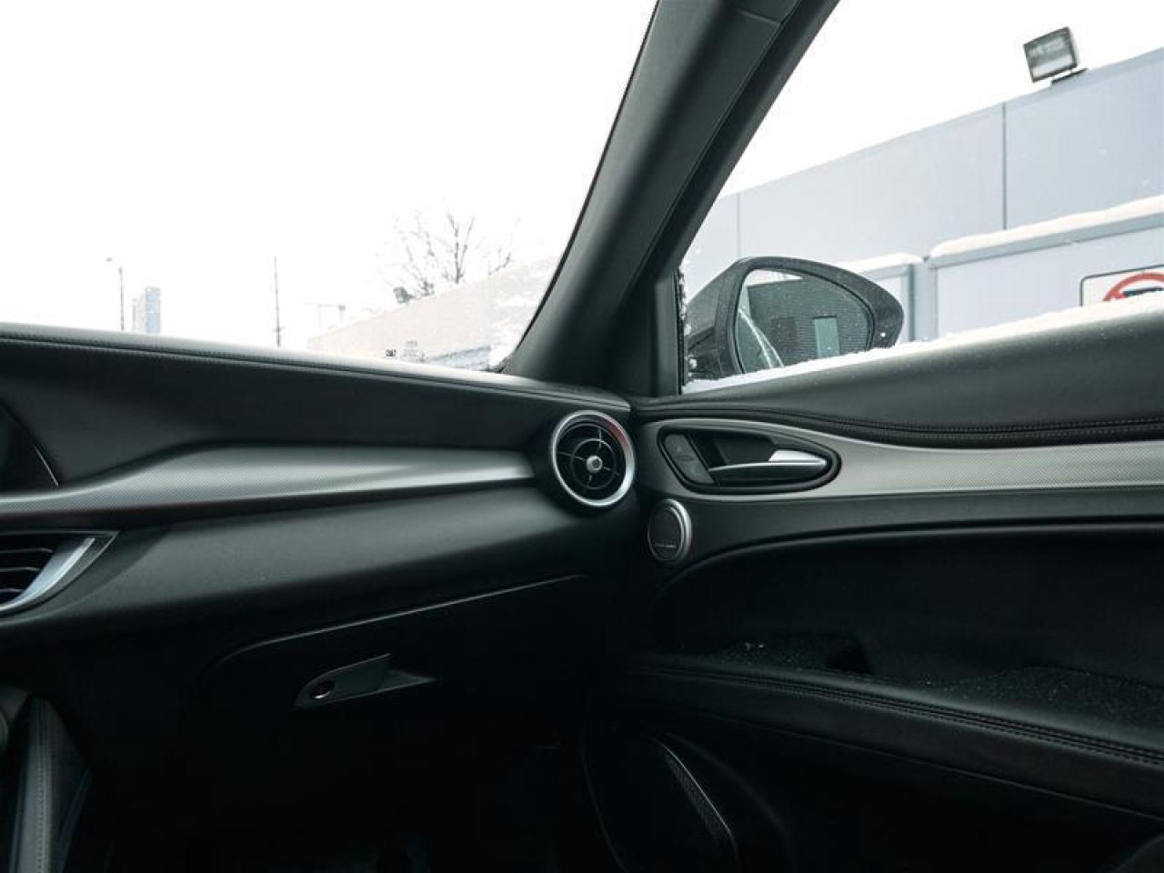 2023 Alfa Romeo Stelvio TI AWD Photo