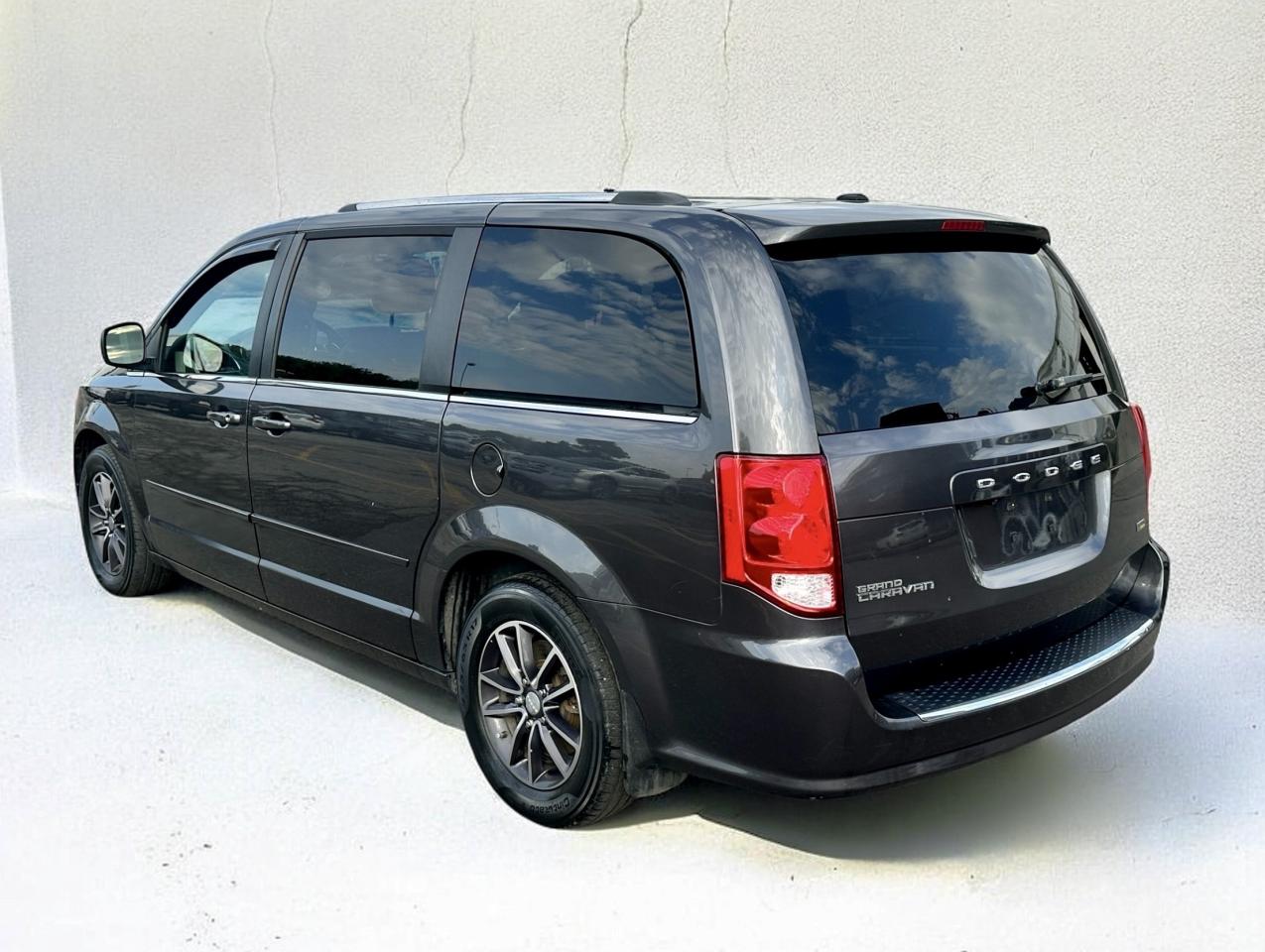 2017 Dodge Grand Caravan SXT Premium Plus ~ DVD ~ PWR DOORS ~ CERTIFIED Photo