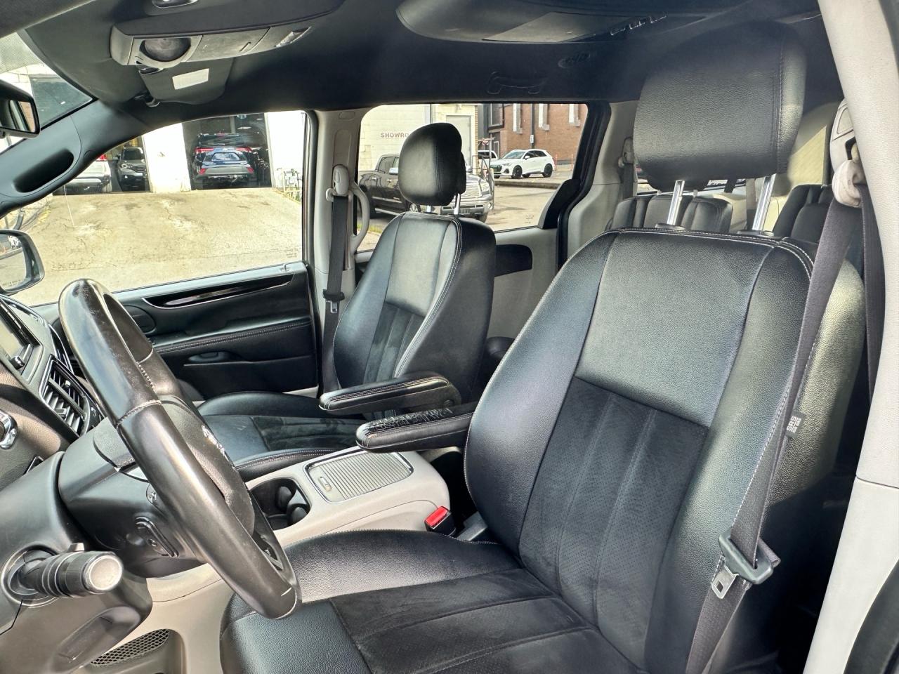 2017 Dodge Grand Caravan SXT Premium Plus ~ DVD ~ PWR DOORS ~ CERTIFIED Photo