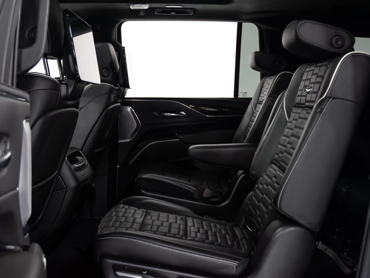 2021 Cadillac Escalade ESV 4WD SPORT PLATIMUM ESV SUPER CRUISE PKG SPORT PLAT Photo