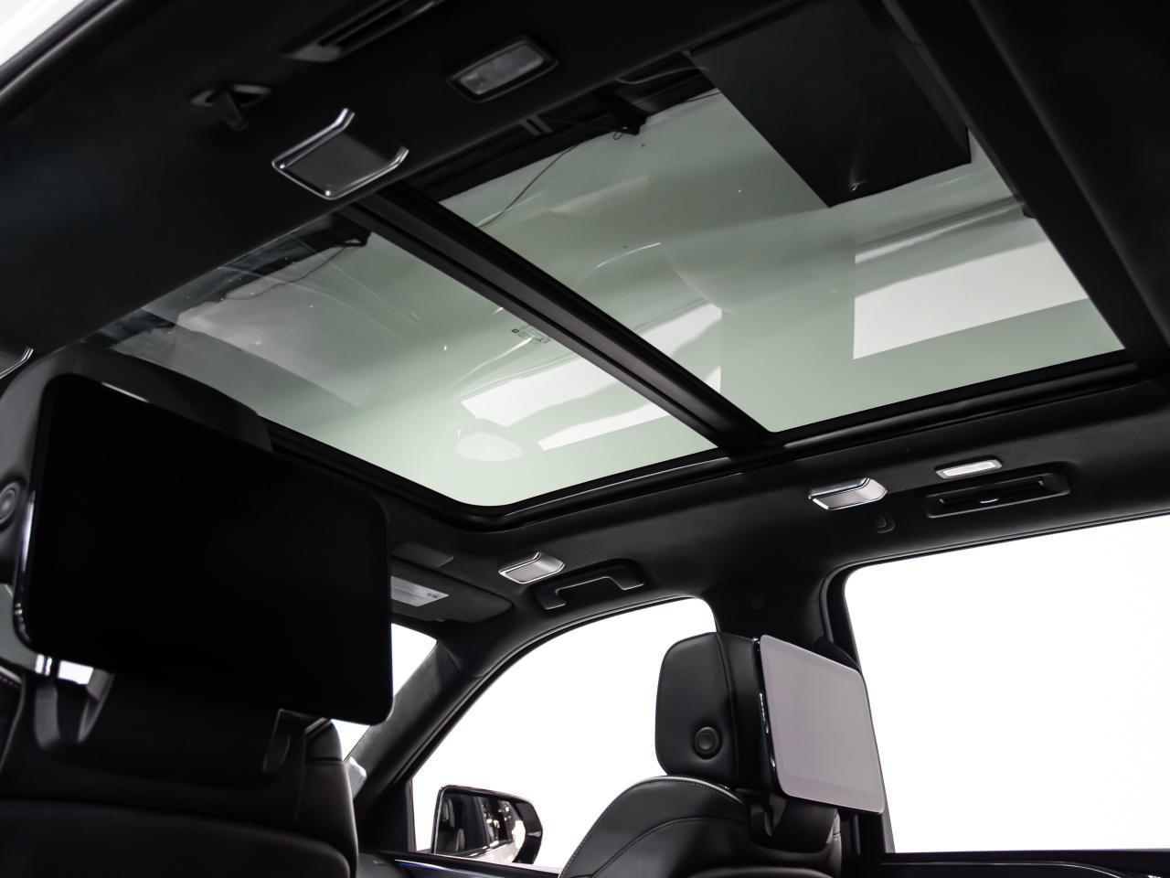 2021 Cadillac Escalade ESV 4WD SPORT PLATIMUM ESV SUPER CRUISE PKG SPORT PLAT Photo