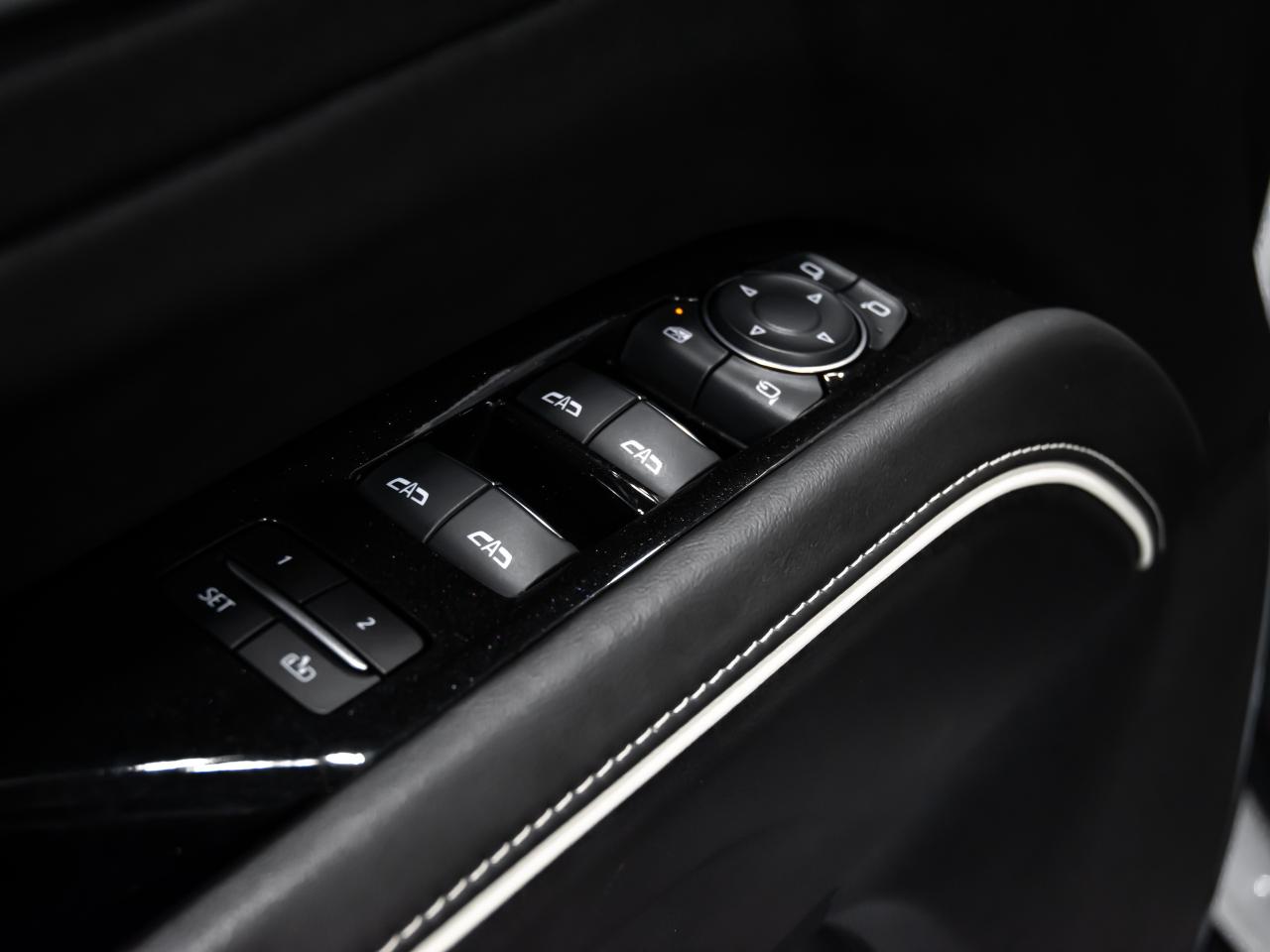 2021 Cadillac Escalade ESV 4WD SPORT PLATIMUM ESV SUPER CRUISE PKG SPORT PLAT Photo