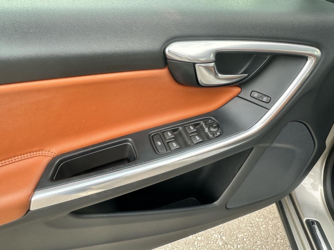 2015 Volvo V60 Platinum ~ T5 ~ AWD ~ NO ACCIDENTS Photo