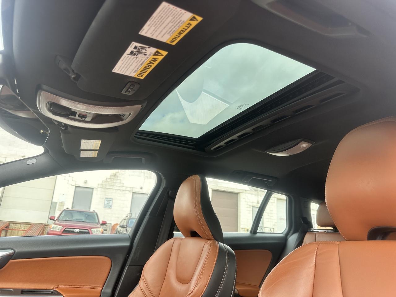 2015 Volvo V60 Platinum ~ T5 ~ AWD ~ NO ACCIDENTS Photo