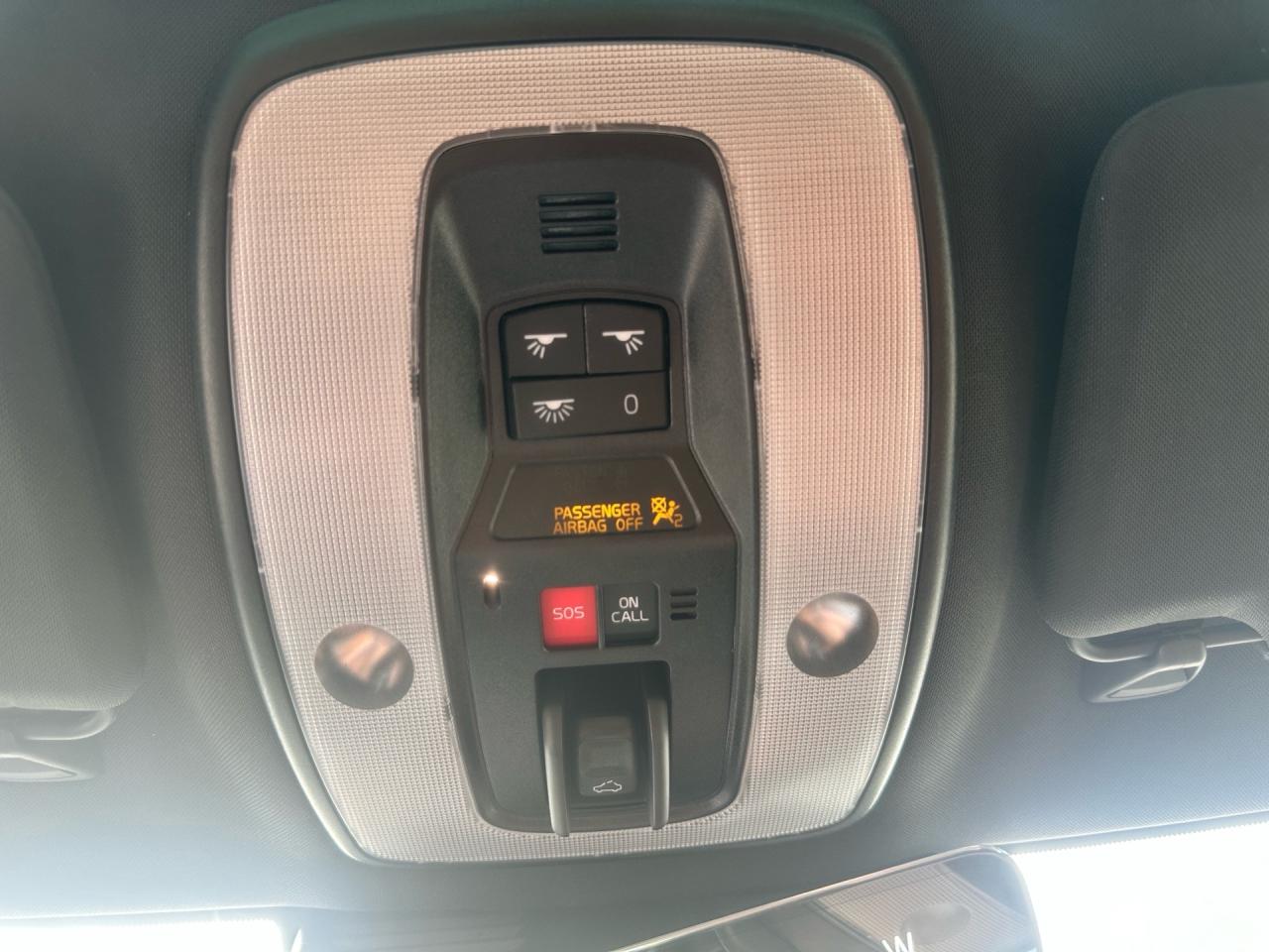 2015 Volvo V60 Platinum ~ T5 ~ AWD ~ NO ACCIDENTS Photo