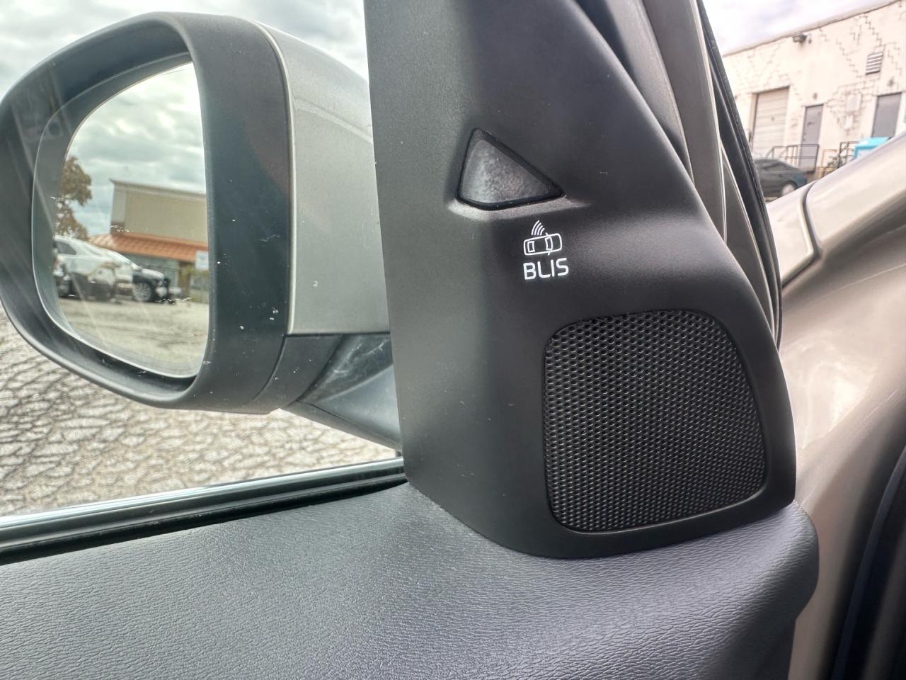 2015 Volvo V60 Platinum ~ T5 ~ AWD ~ NO ACCIDENTS Photo