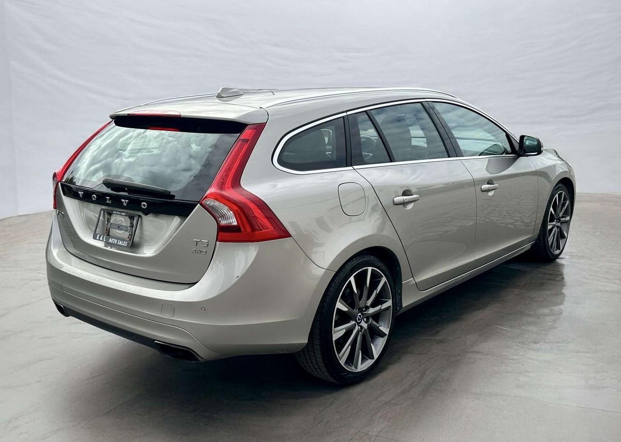 2015 Volvo V60 Platinum ~ T5 ~ AWD ~ NO ACCIDENTS Photo