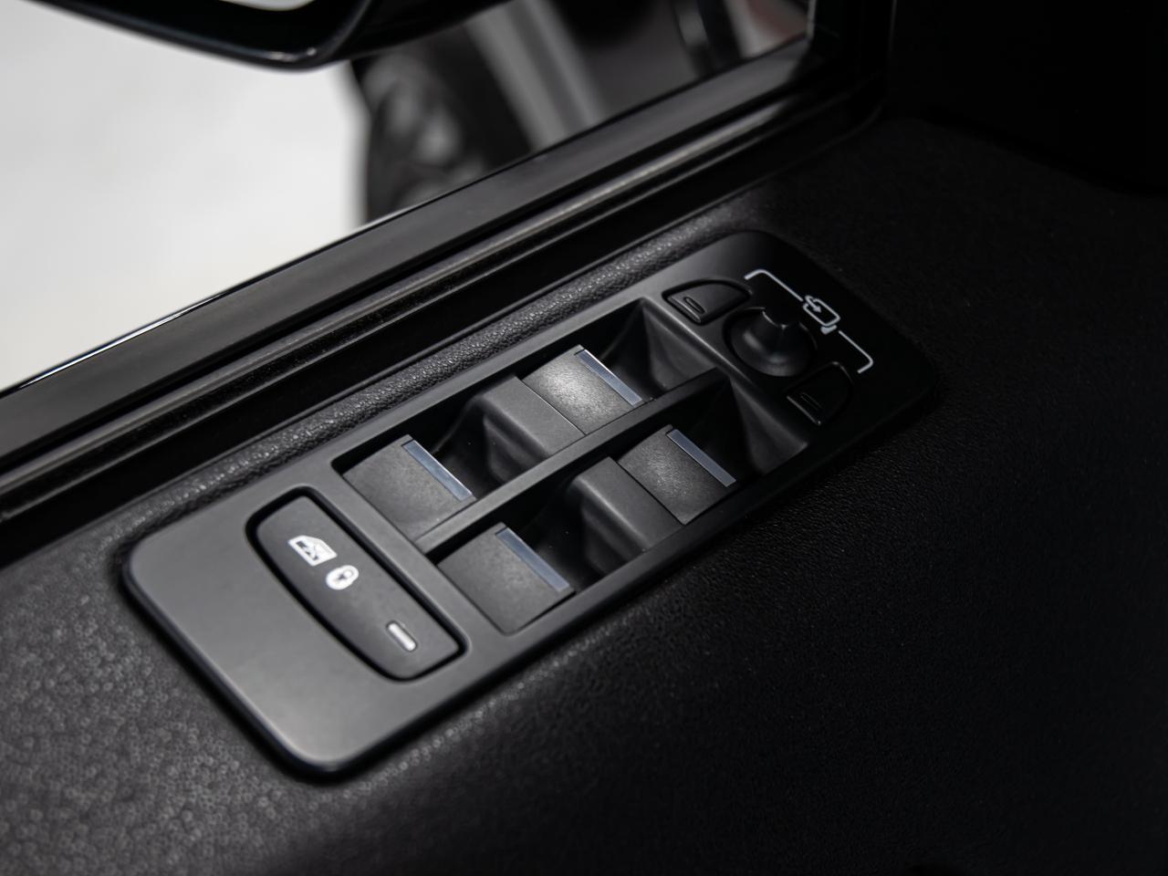 2019 Land Rover Discovery Sport SE AWD BLIND SPOTS NAVIGATION REAR VIEW CAMERA Photo