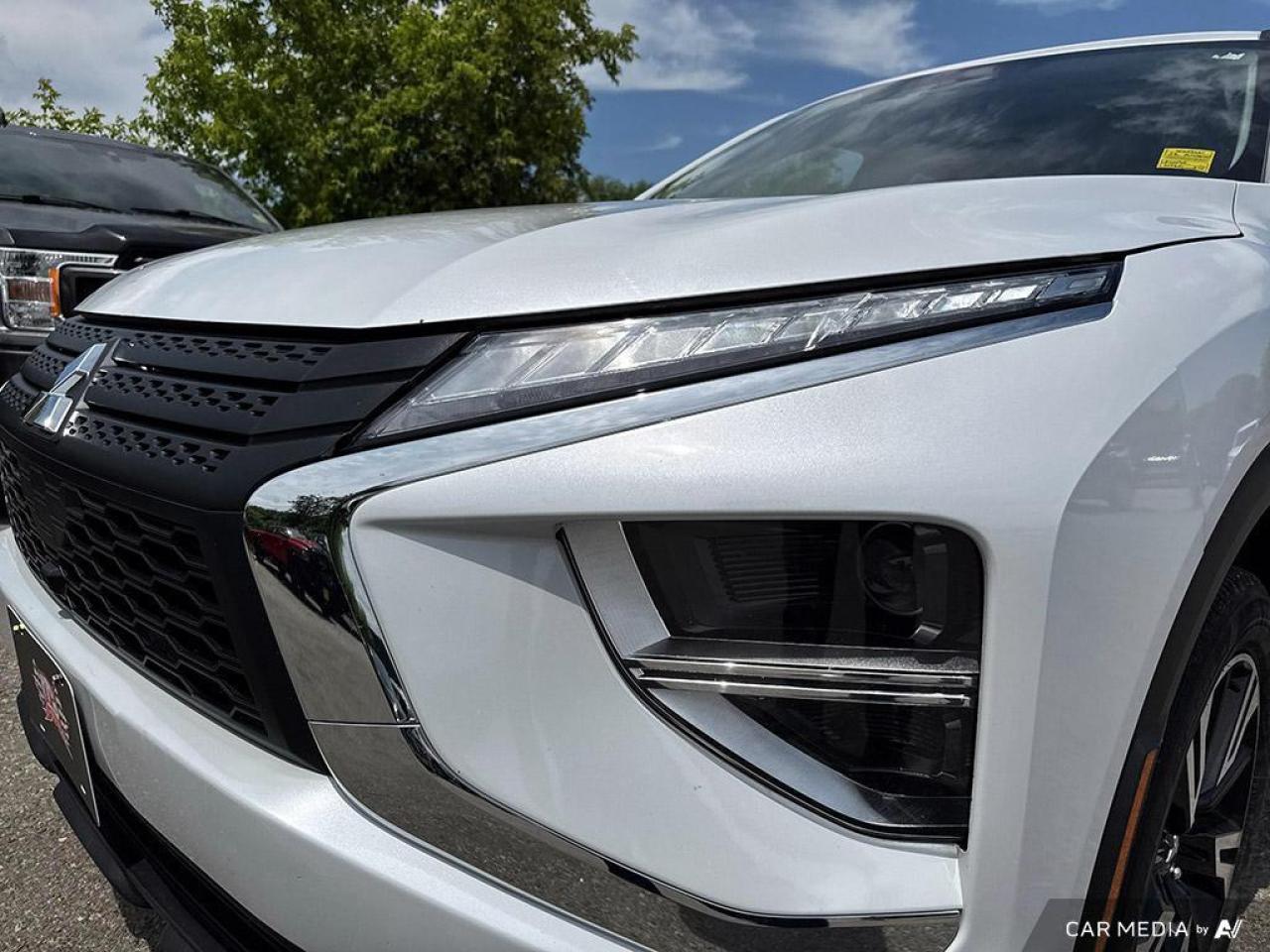 2023 Mitsubishi Eclipse Cross ES BACKUP CAM   BLUETOOTH   HTD SEATS   KEYLESS EN Photo