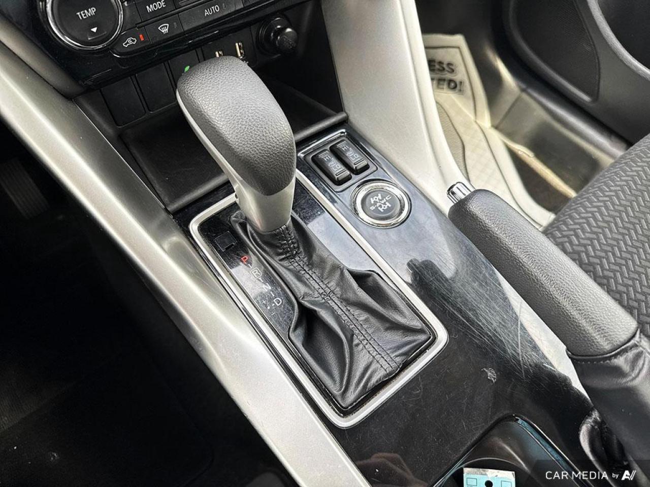 2023 Mitsubishi Eclipse Cross ES BACKUP CAM   BLUETOOTH   HTD SEATS   KEYLESS EN Photo