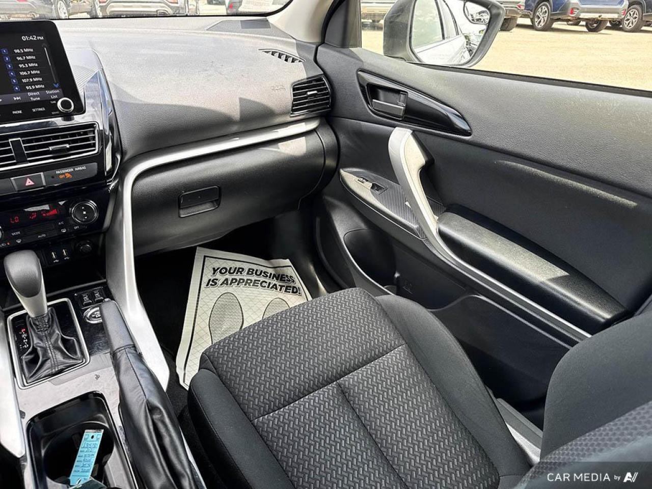 2023 Mitsubishi Eclipse Cross ES BACKUP CAM   BLUETOOTH   HTD SEATS   KEYLESS EN Photo