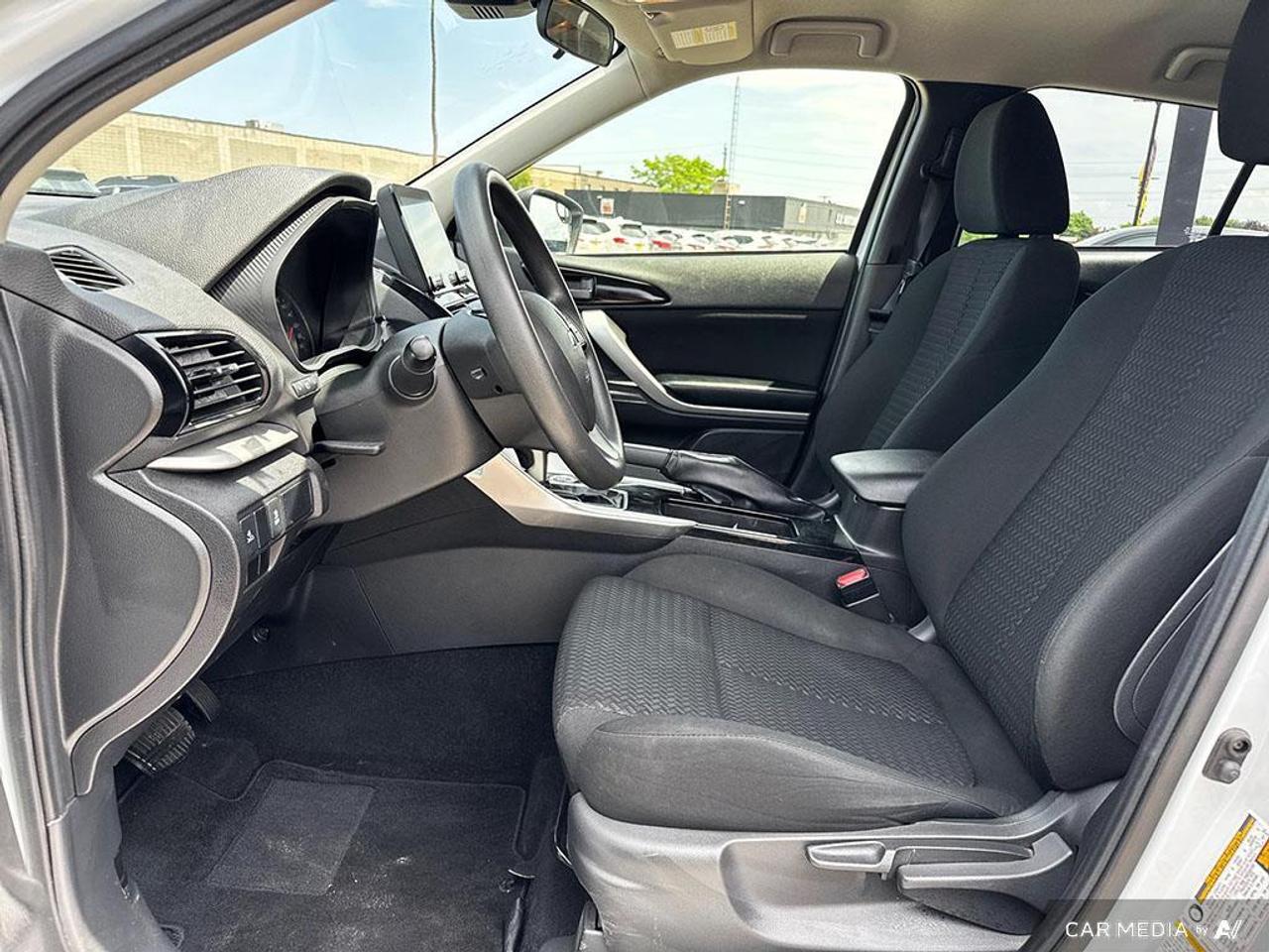 2023 Mitsubishi Eclipse Cross ES BACKUP CAM   BLUETOOTH   HTD SEATS   KEYLESS EN Photo