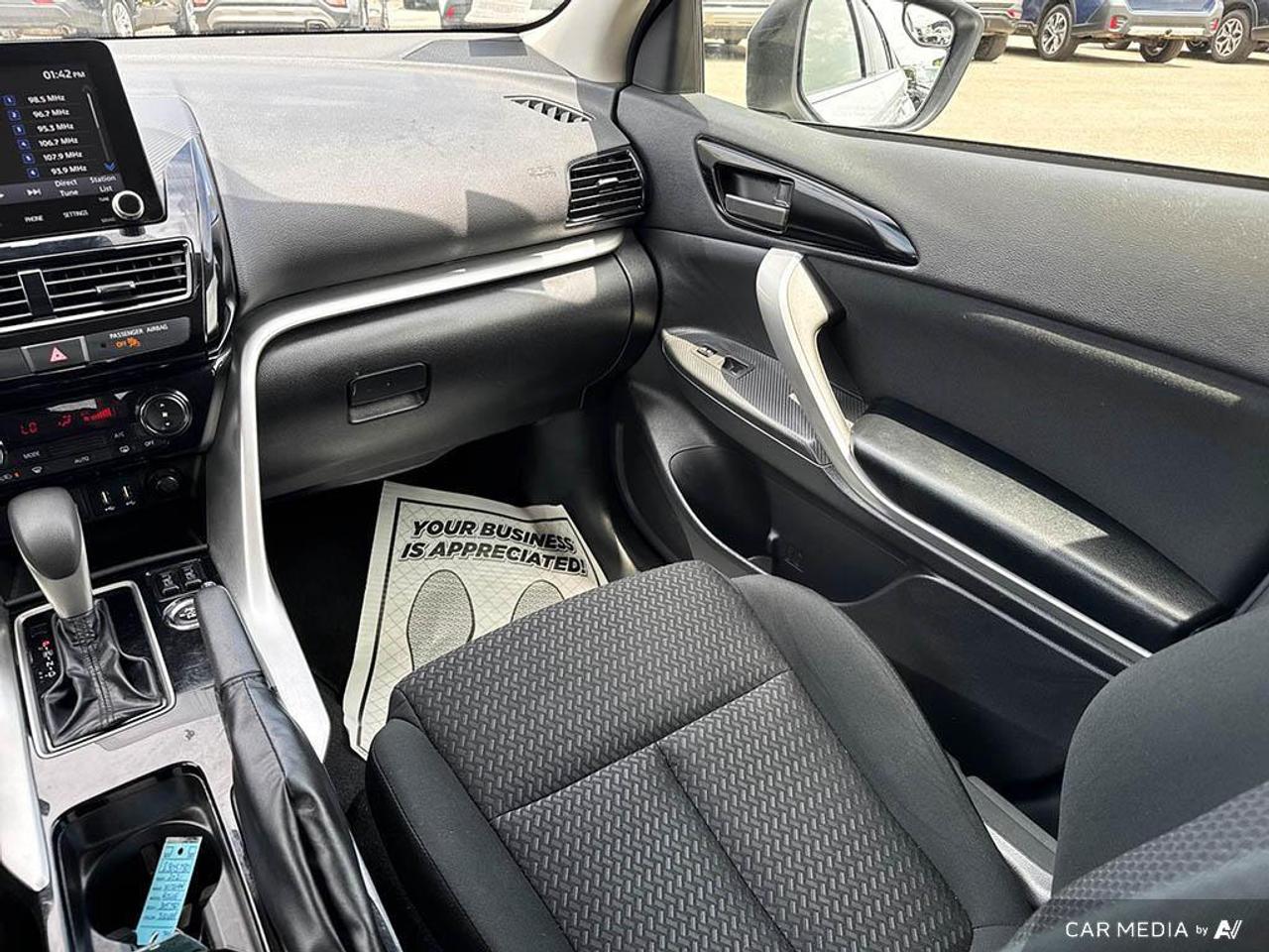 2023 Mitsubishi Eclipse Cross ES BACKUP CAM   BLUETOOTH   HTD SEATS   KEYLESS EN Photo