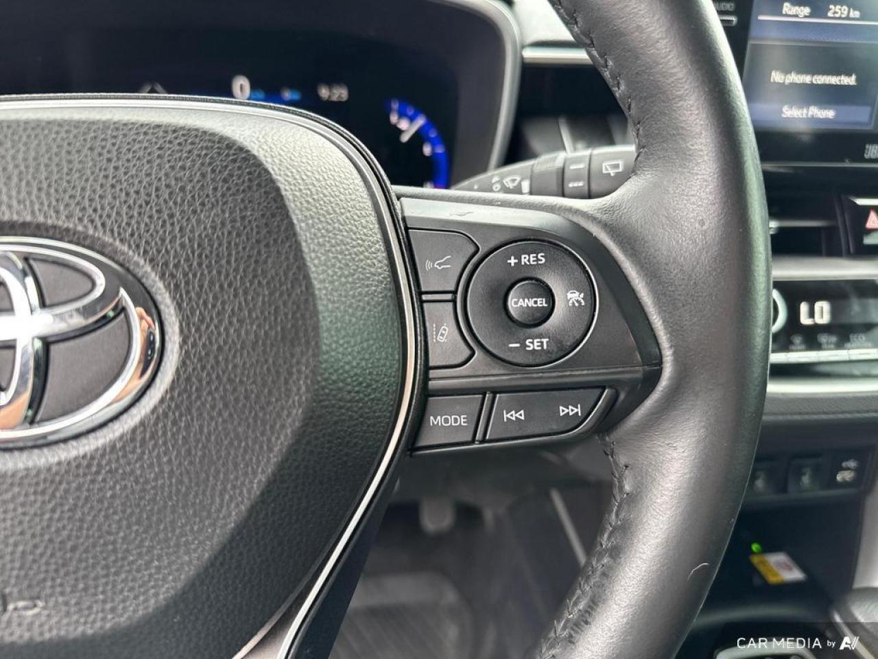 2022 Toyota Corolla Cross XLE BACKUP CAM   BLUETOOTH   HTD SEATS   KEYLESS E Photo