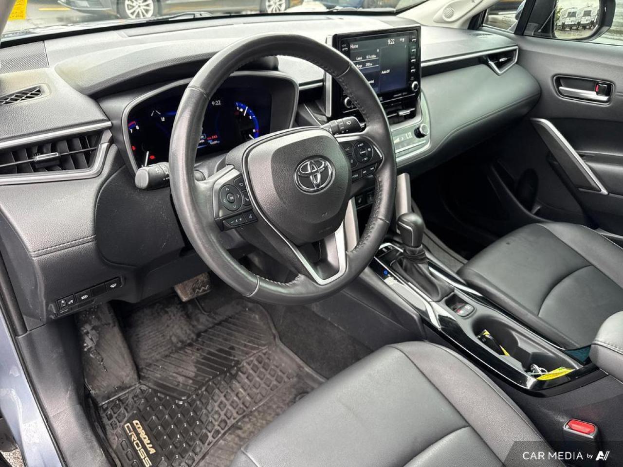 2022 Toyota Corolla Cross XLE BACKUP CAM   BLUETOOTH   HTD SEATS   KEYLESS E Photo