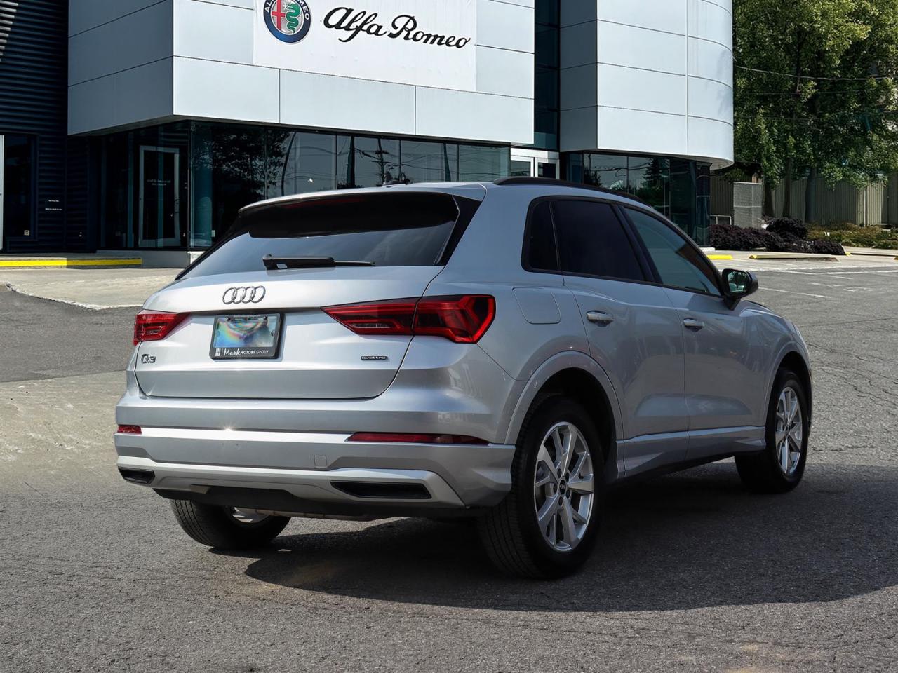 2021 Audi Q3 45 2.0T Komfort quattro 8sp Tiptronic Photo