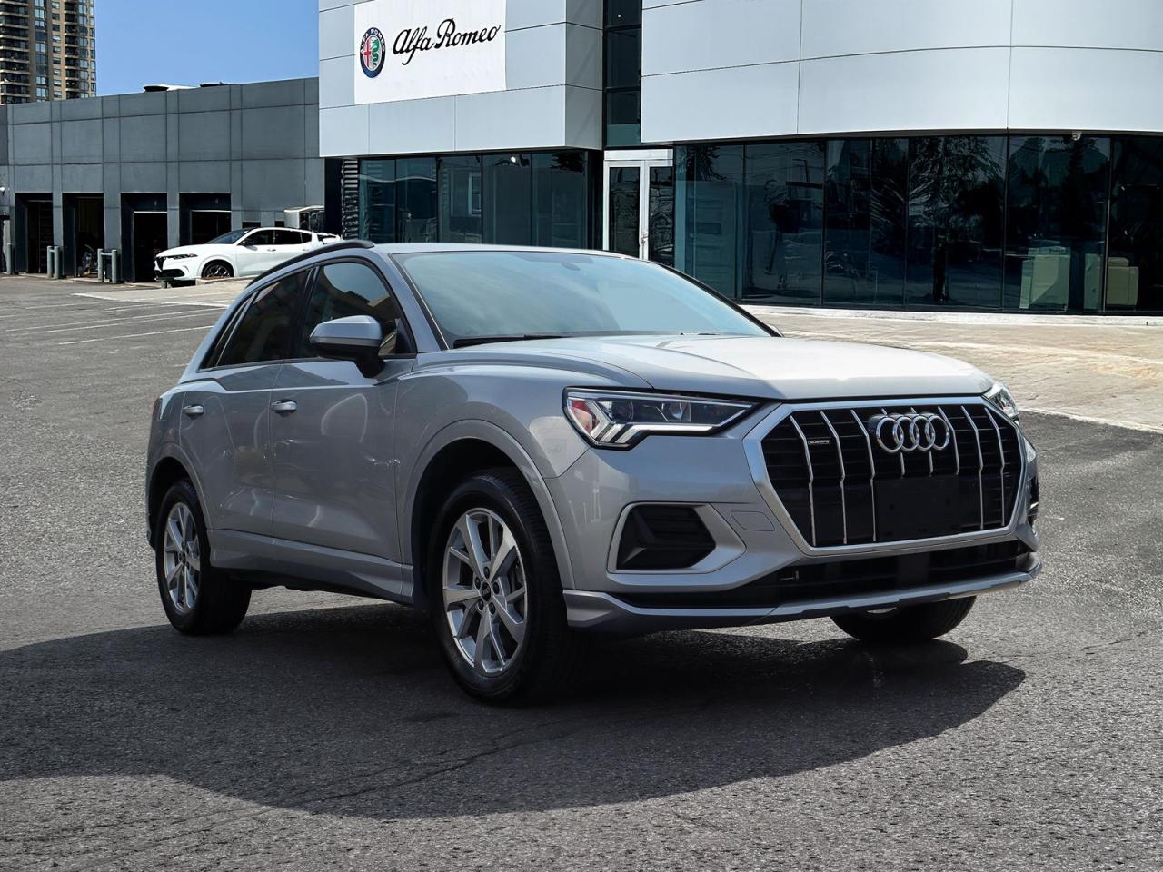 2021 Audi Q3 45 2.0T Komfort quattro 8sp Tiptronic Photo2