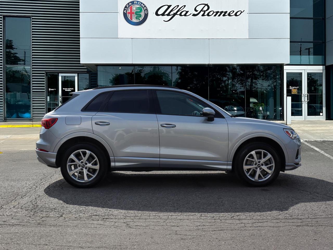 2021 Audi Q3 45 2.0T Komfort quattro 8sp Tiptronic Photo3