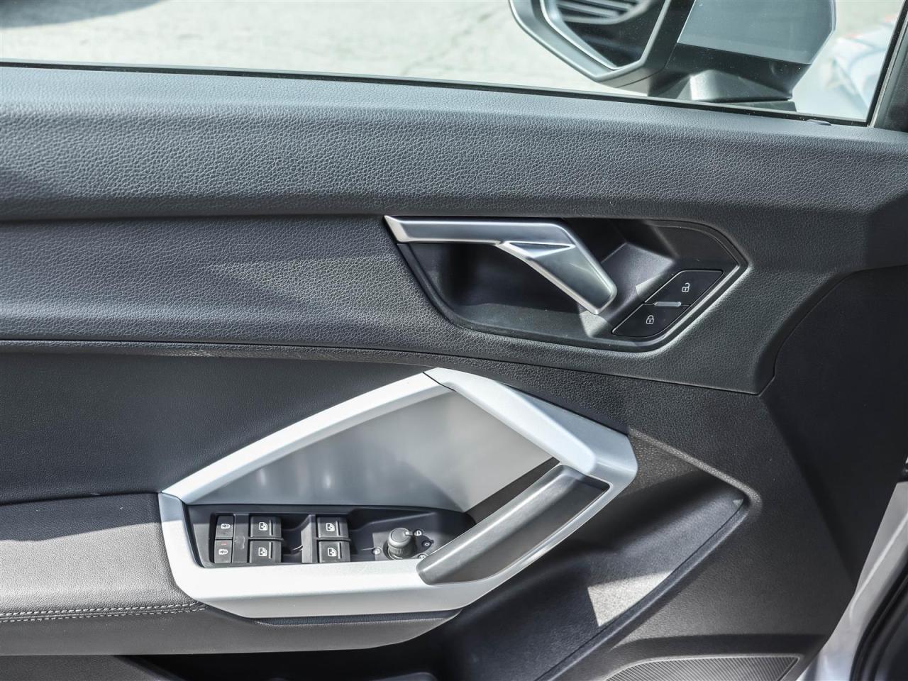 2021 Audi Q3 45 2.0T Komfort quattro 8sp Tiptronic Photo